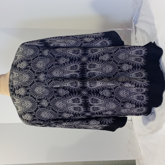 Rose and Olive black and white blouse sheer size medium / large. - Picture 5 of 8